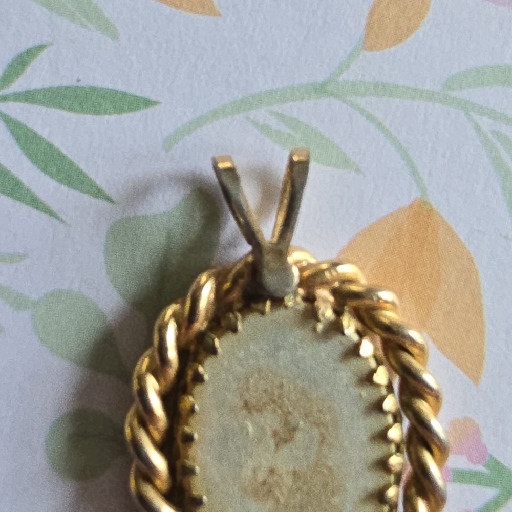 Vintage pastel flowers pendant gold tone tulip spring oval cameo white ceramic - Picture 6 of 11